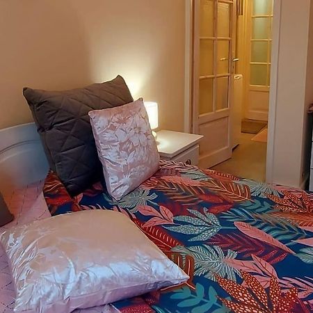 Le Spacieux Du Centre Apartment Agen Bagian luar foto