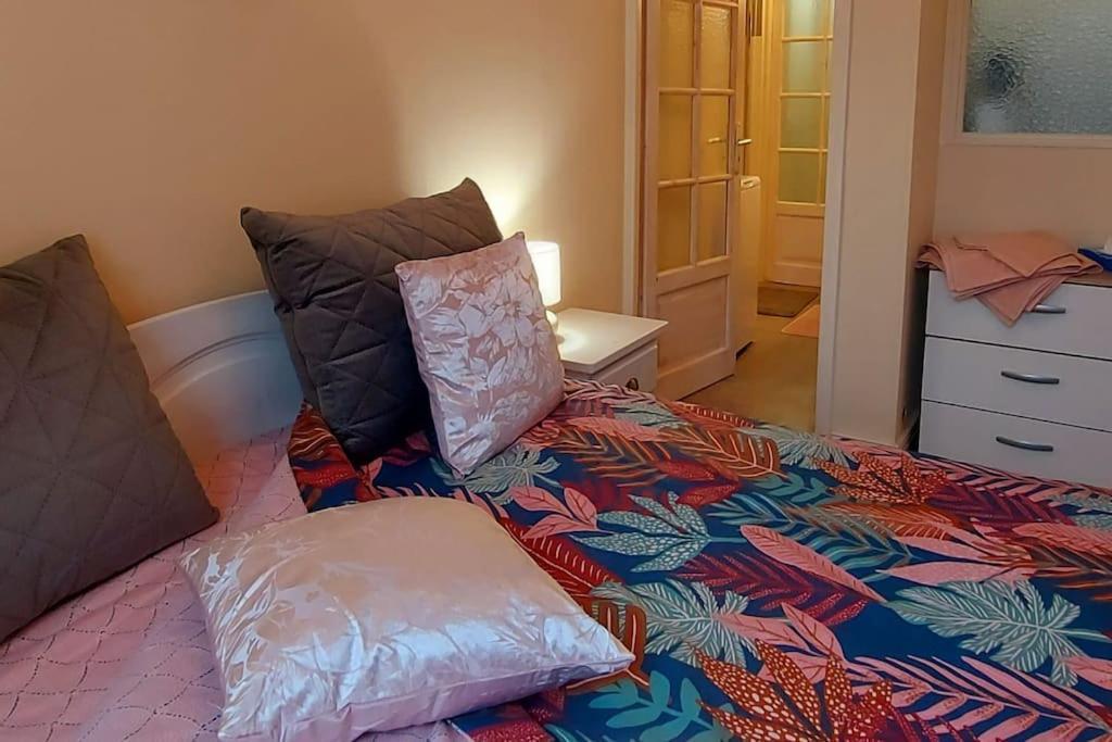 Le Spacieux Du Centre Apartment Agen Bagian luar foto
